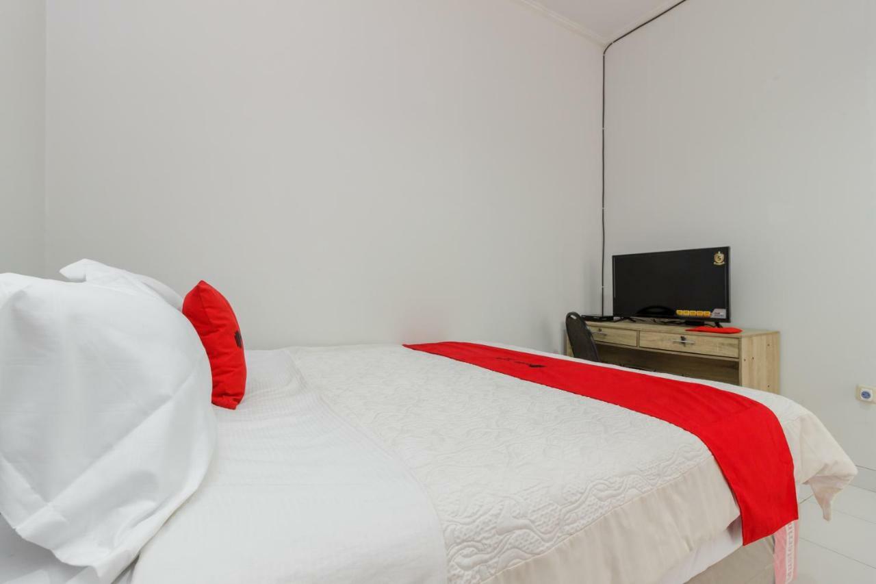 Reddoorz Syariah Near Pondok Indah Mall 3 Jakarta Exterior photo